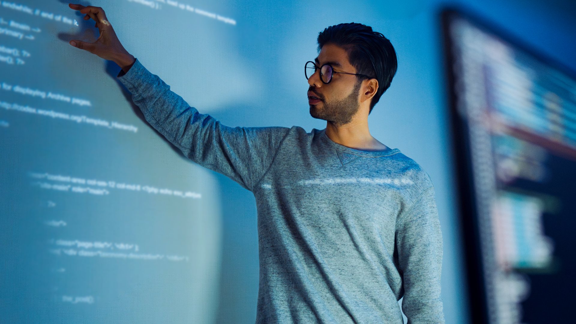 An image of an instructor doing live training.