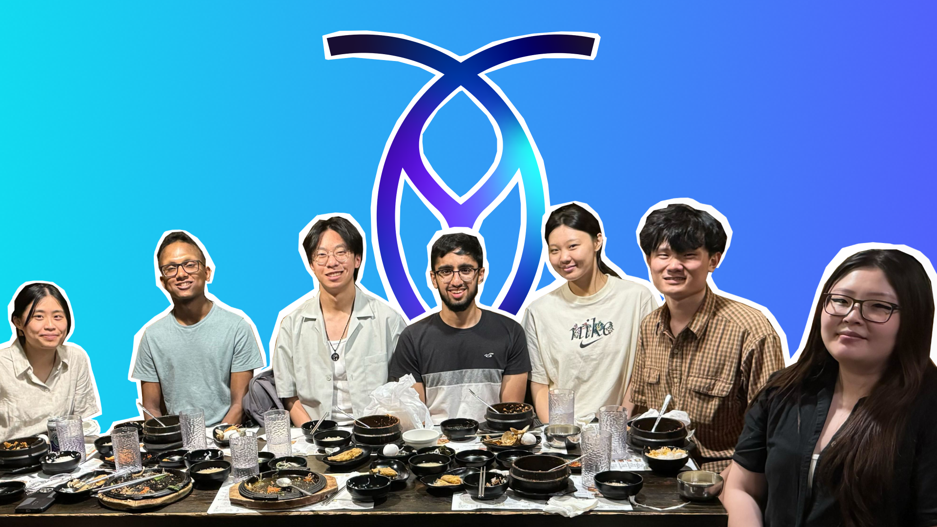 A photo of Cockroach Labs' interns with full-time Cockroach Labs' employees enjoying dinner together.