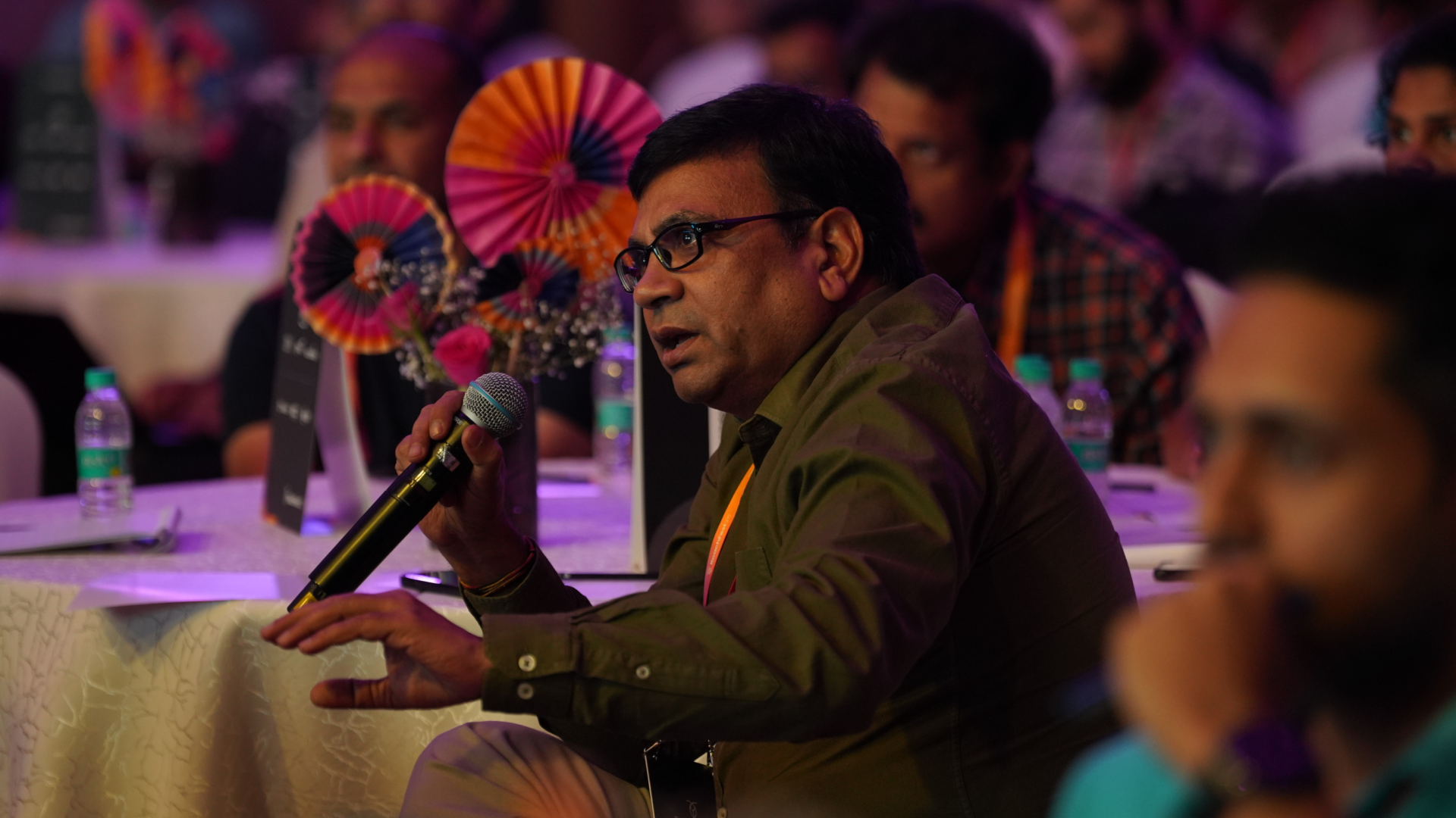 Attendee asking a question at RoachFest25 Bengaluru, Cockroach Labs' flagship event in India focused on resilient data architecture, distributed SQL, and real-world engineering at scale.